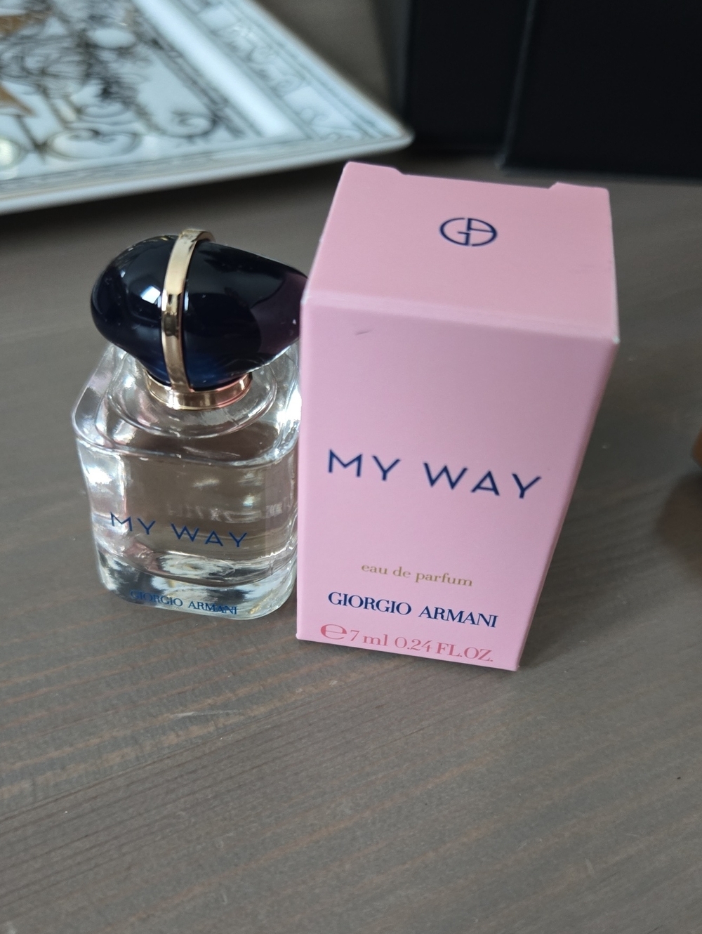 New in box Never used GIORGIO ARMANI MY WAY deluxe mini trvl beautiful bottle